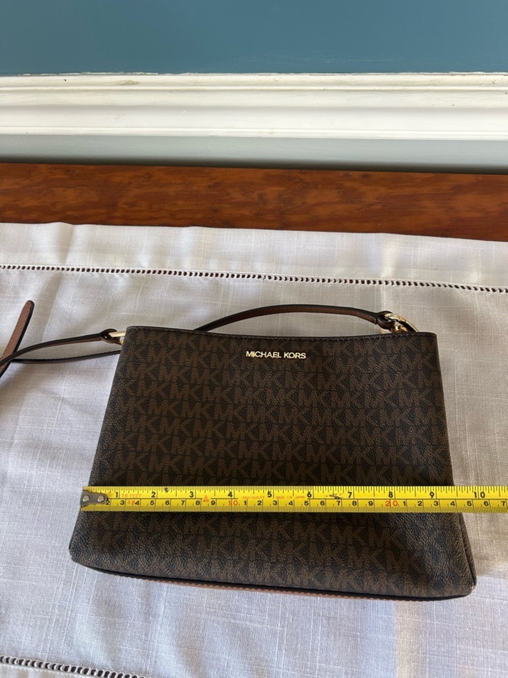 SOLD !!!!Michael Kors Trisha Medium Triple Compartment Crossbody Bag - Picture 13 of 14